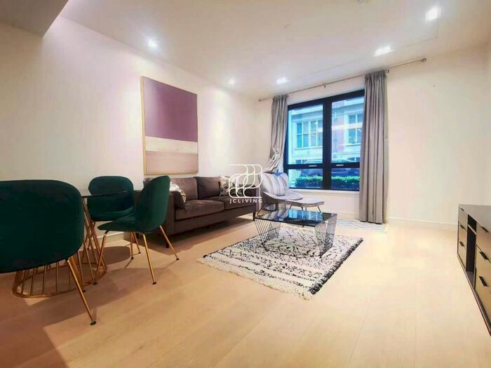 2 Bedroom Flat To Rent In Portugal Street, London, WC2A