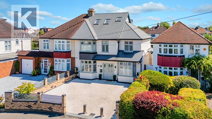 4 Bedroom Semi Detached House For Sale In Bradstock Road, Epsom, KT17