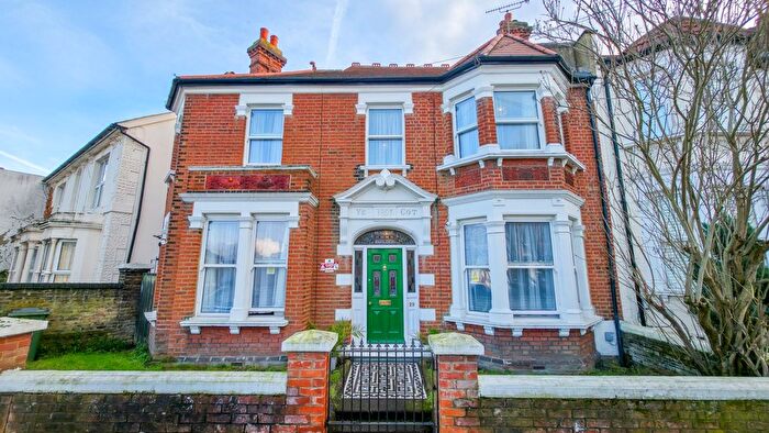 5 Bedroom End Terrace House For Sale In Chestnut Rise, Plumstead, London, SE18