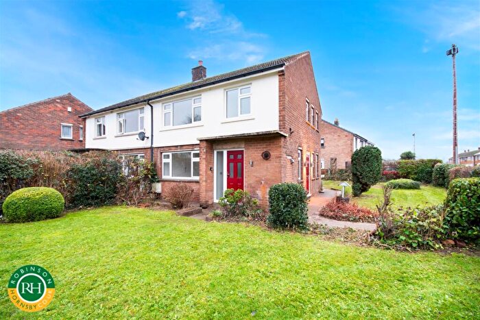 3 Bedroom Semi Detached House For Sale In Vine Road, Tickhill, Doncaster, DN11