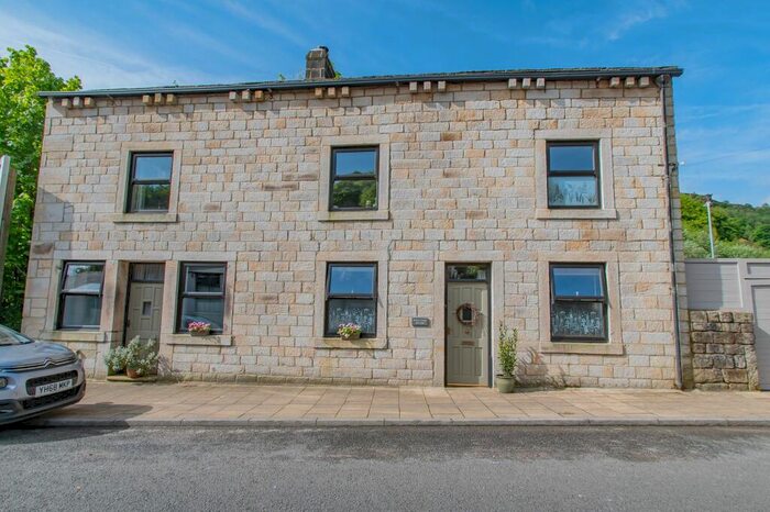 4 Bedroom Detached House For Sale In Robin Cottage, OL14