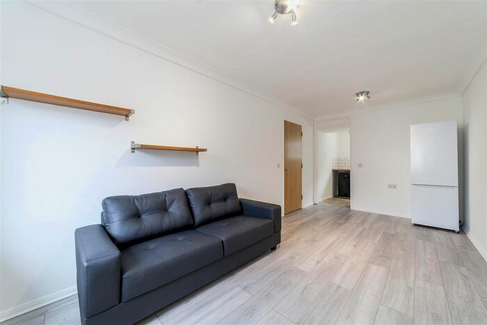 1 Bedroom Flat To Rent In Bensham Lane, Thornton Heath, CR7