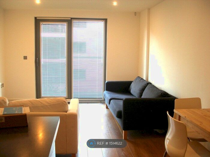 3 Bedroom Flat To Rent In Craig Tower, London, E3