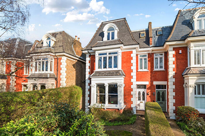 5 Bedroom Semi Detached House For Sale In Micheldever Road, Lee, SE12