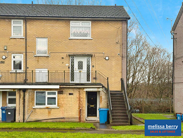 2 Bedroom Flat For Sale In Halliwell Road, Prestwich, Manchester, M25