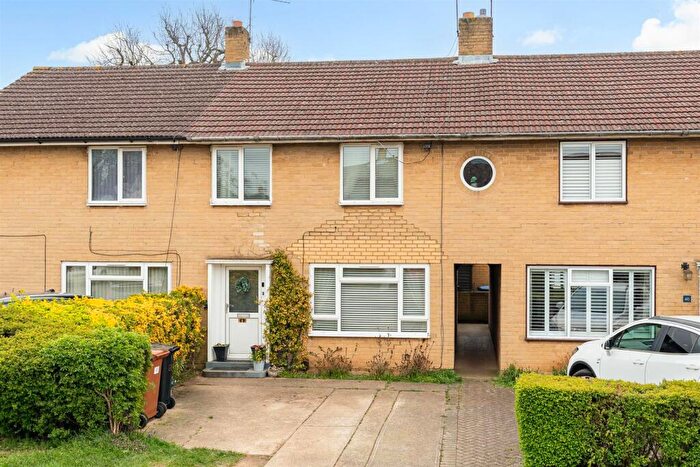 3 Bedroom Terraced House For Sale In Middlefield, Welwyn Garden City, AL7