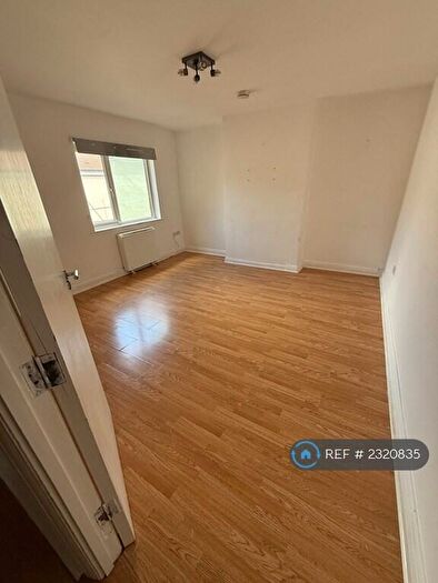 2 Bedroom Flat To Rent In Calder Road, Maidstone, ME14