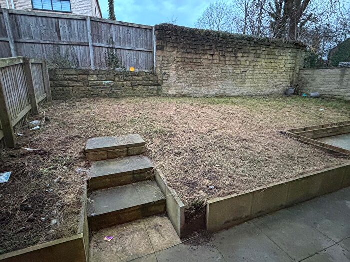 4 Bedroom Town House To Rent In Alder Mews, Batley, WF17