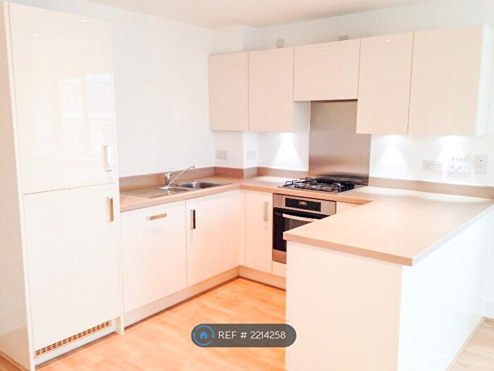 2 Bedroom Flat To Rent In Town Lane, Staines, TW19