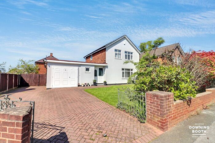 3 Bedroom Detached House For Sale In Lancaster Avenue, Aldridge, Walsall, WS9