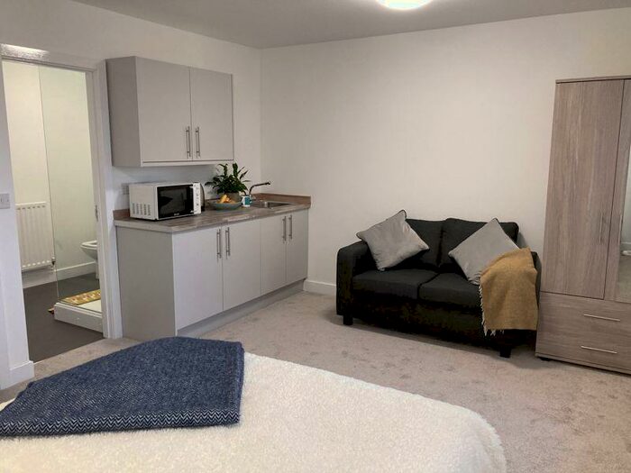 House Of Multiple Occupation To Rent In Violet Close, Corby, NN18