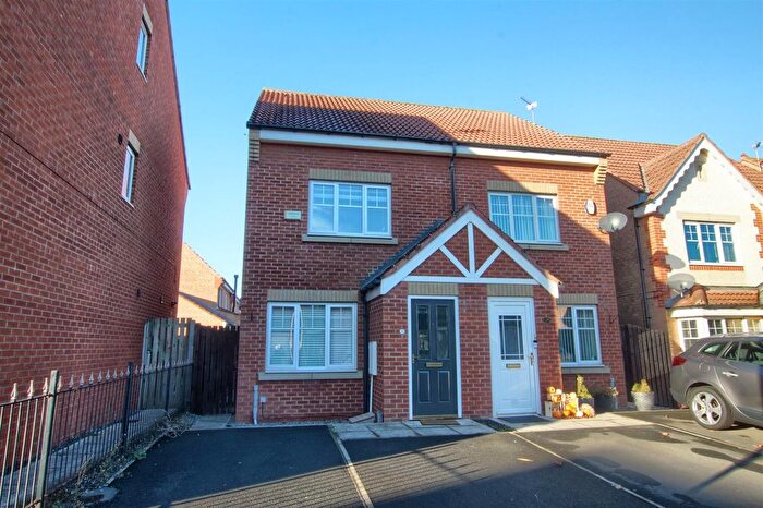 3 Bedroom Semi-Detached House To Rent In Burghley Drive, Ingleby Barwick, TS17