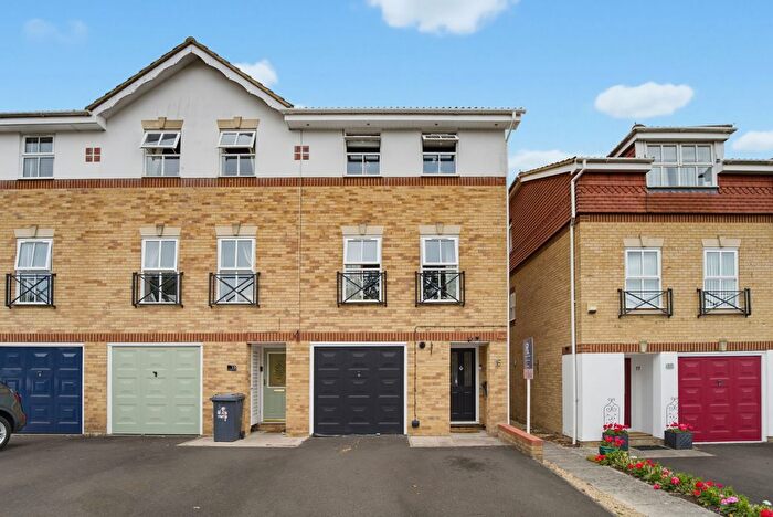 4 Bedroom End Terrace House For Sale In Clarendon Gate, Ottershaw, KT16