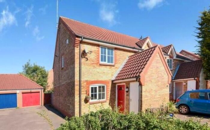 2 Bedroom End Of Terrace House To Rent In Wokingham, Berkshire, RG40