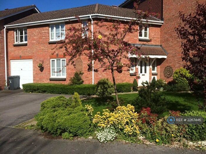 3 Bedroom Terraced House To Rent In St. Marys Way, Guildford, GU2