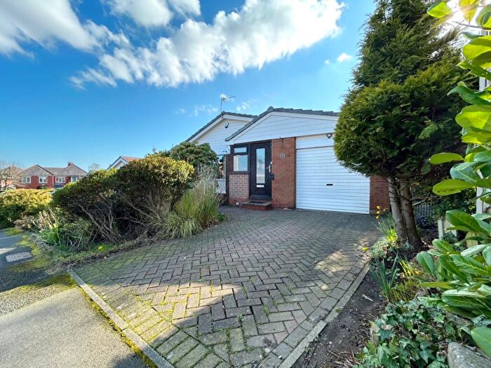 3 Bedroom Bungalow For Sale In Glenmore Road, Ramsbottom, Bury, Greater Manchester, BL0