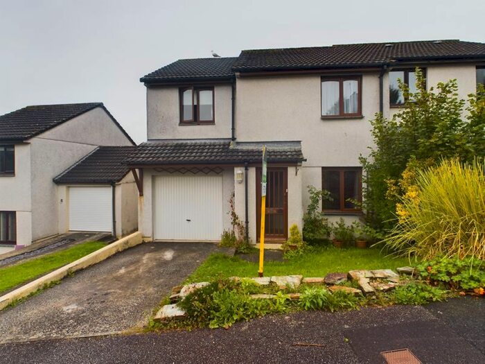 3 Bedroom Property To Rent In Penair View, Truro, TR1