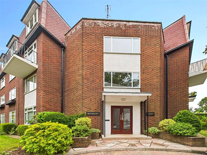 2 Bedroom Flat For Sale In Wellesley Road, Twickenham, TW2