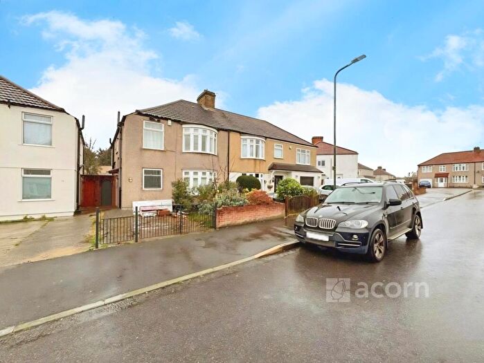 4 Bedroom Semi Detached House To Rent In Tidford Road Welling, DA16