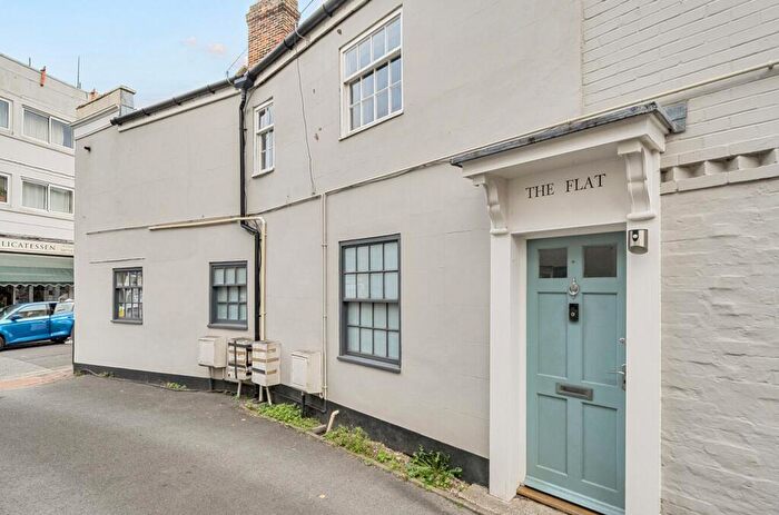 1 Bedroom Apartment For Sale In West Street, Emsworth, PO10