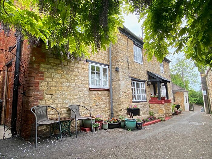 2 Bedroom Cottage For Sale In Moorend Road, Yardley Gobion, NN12