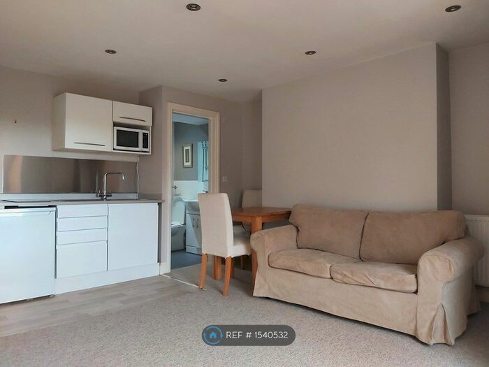 Studio To Rent In Clouds Hill Road, Bristol, BS5