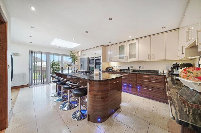 5 Bedroom Semi Detached House To Rent In Beverley Gardens, Wembley, HA9