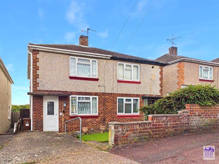 2 Bedroom Semi Detached House For Sale In Settington Avenue, Chatham, ME5