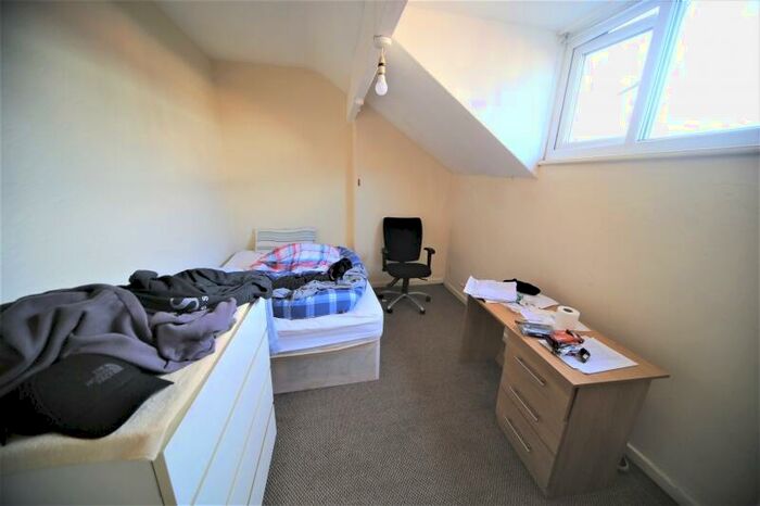 2 Bedroom Terraced House To Rent In Harold Grove, Hyde Park, Leeds, LS6
