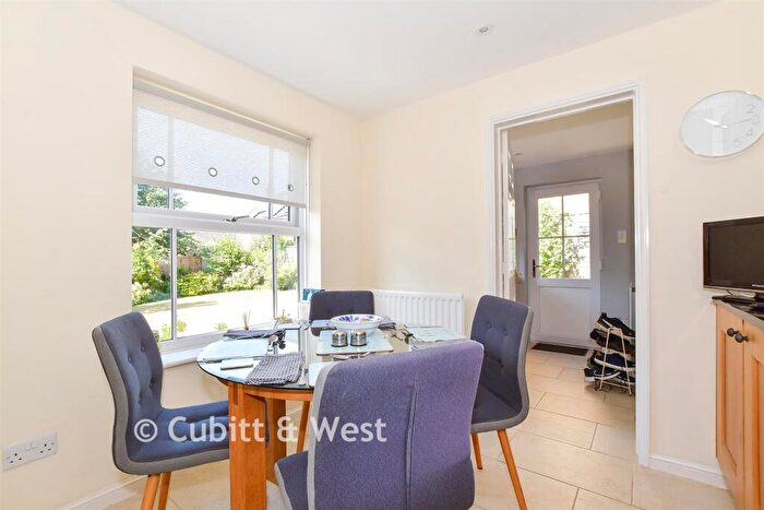 4 Bedroom Detached House For Sale In Masons Way, Pulborough, West Sussex, RH20