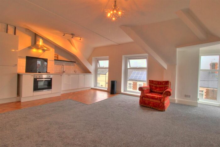 1 Bedroom Flat To Rent In Court Road, Barry, CF63