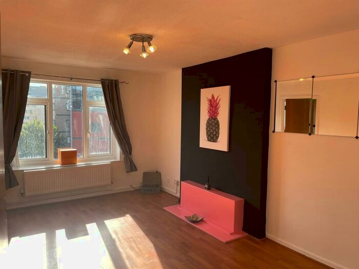 2 Bedroom Flat To Rent In Kendal Walk, Leeds, LS3