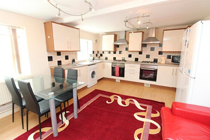 6 Bedroom Flat To Rent In City Road, Cardiff, CF24