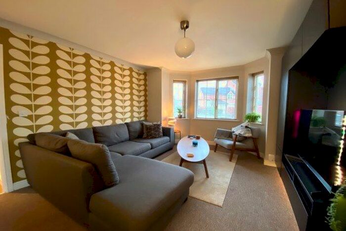 2 Bedroom Flat To Rent In Chervil Close, Manchester, M14