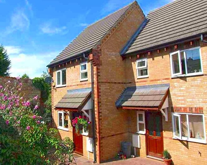 3 Bedroom End Of Terrace House To Rent In High Street, Irthlingborough, NN9