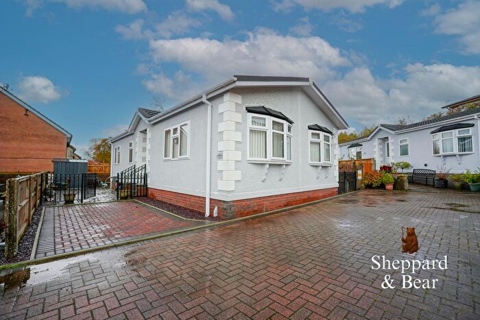 2 Bedroom Park Home For Sale In Queens Drive, Cambrian Residential Park, Cardiff, CF5