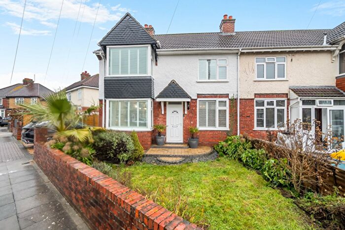 3 Bedroom Semi Detached House For Sale In Elgin Road, Portsmouth, PO6