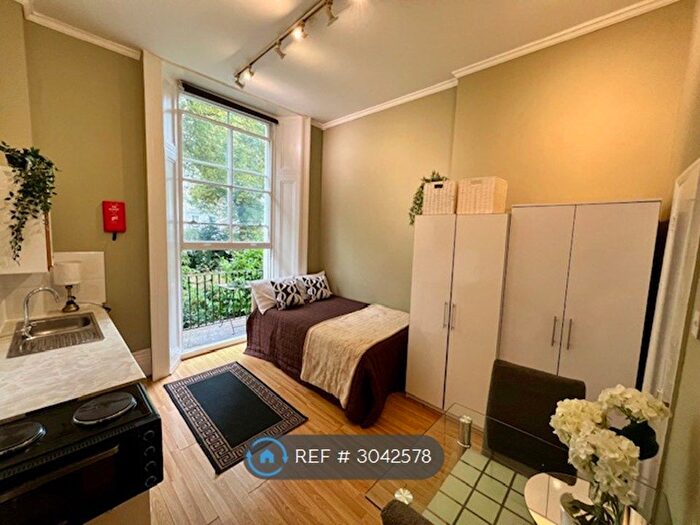 Studio To Rent In Princes Square, London, W2
