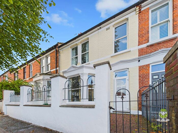 3 Bedroom Terraced House For Sale In Large Spacious Family Home - Conservation Area, ME7