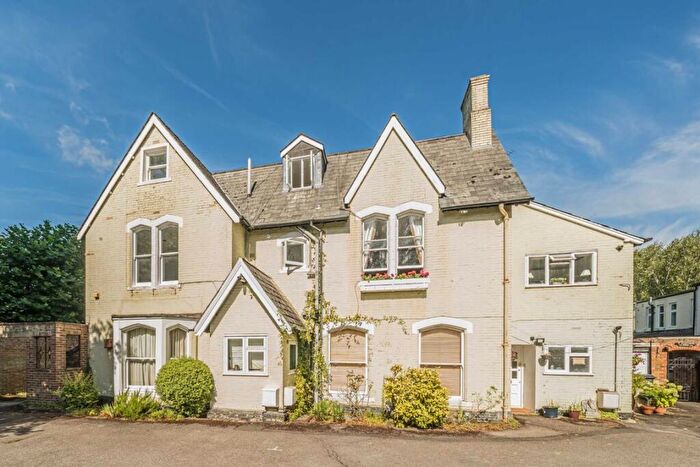 4 Bedroom Flat To Rent In St. Margarets, Kingston Upon Thames, KT2