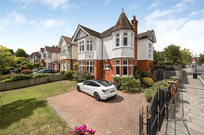 5 Bedroom Detached House For Sale In Queens Road, Richmond, TW10