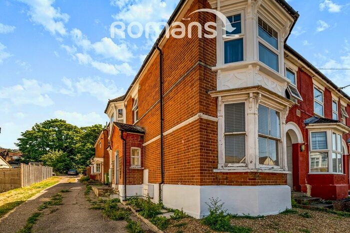 1 Bedroom Apartment To Rent In Roberts Road, HP13