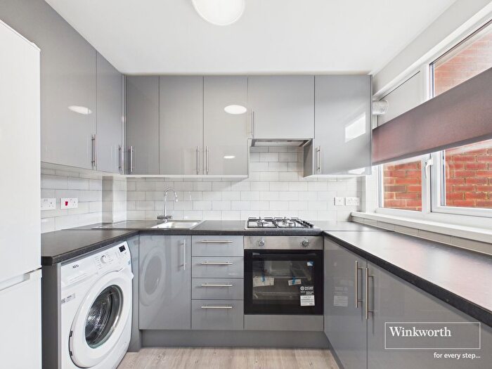 1 Bedroom Flat To Rent In Whitchurch Lane, Edgware, HA8