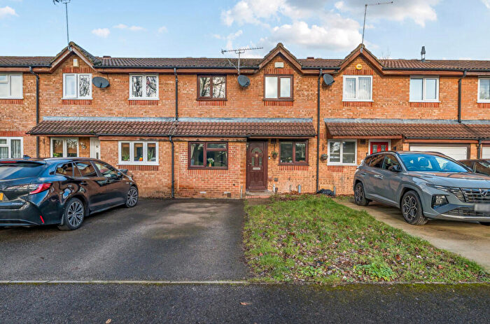3 Bedroom Terraced House For Sale In Walpole Road, Slough, SL1