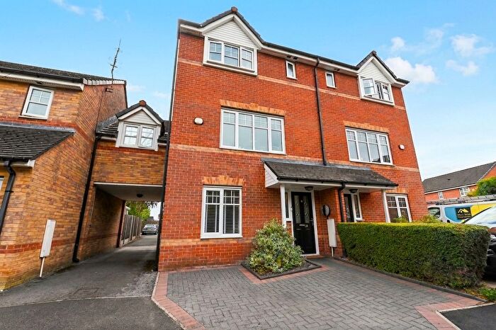 3 Bedroom Semi-Detached House For Sale In Roving Bridge Rise, Swinton, M27