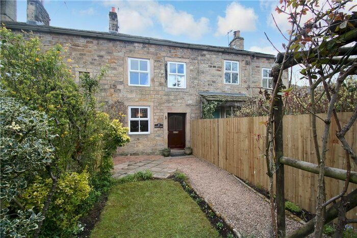 2 Bedroom Cottage To Rent In Burnside, Addingham, LS29