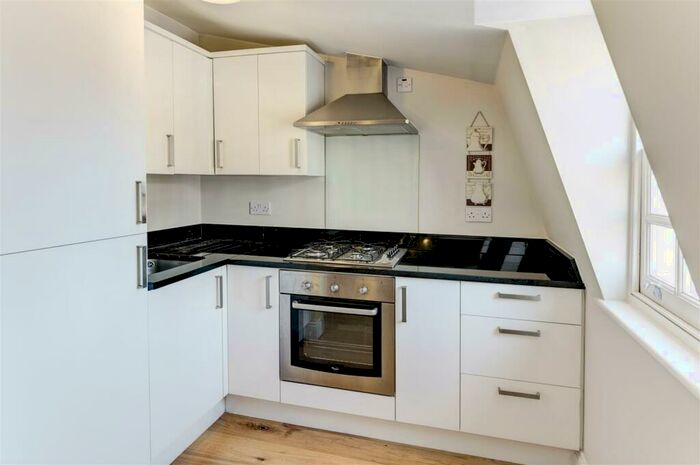1 Bedroom Apartment To Rent In Fulham Road, Chelsea, SW10