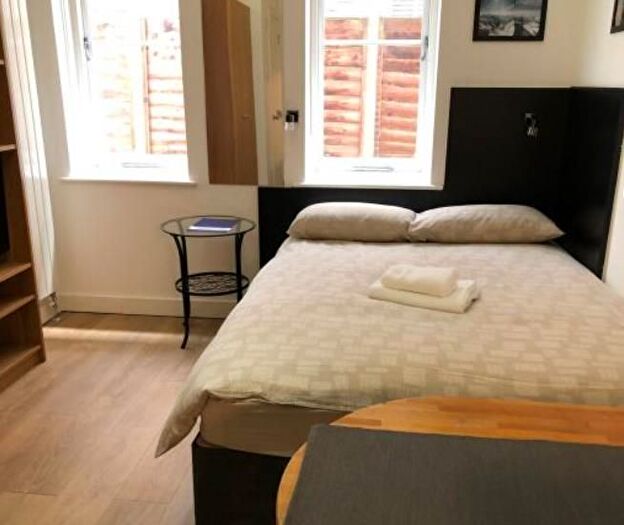 Studio To Rent In Finchley Road, London, NW3