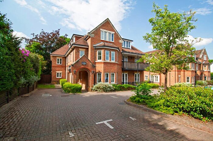 2 Bedroom Apartment For Sale In Aldershot Road, Fleet, GU52