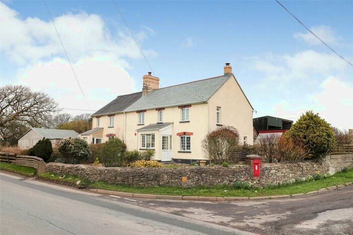 4 Bedroom Semi-Detached House For Sale In Holsworthy, Devon, EX22